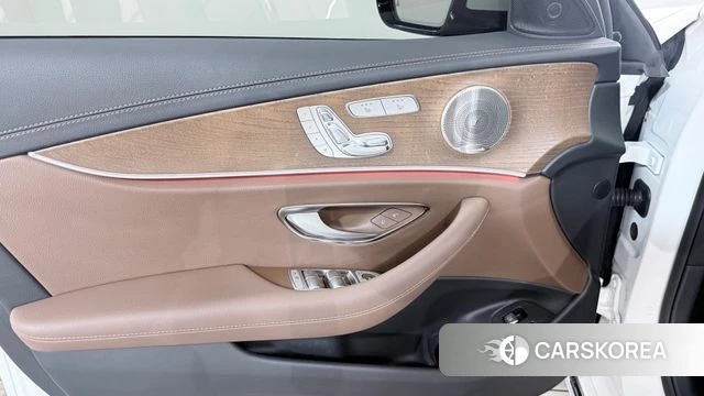 Mercedes-Benz E-Class W213 2021 Белый из Кореи, фото 6