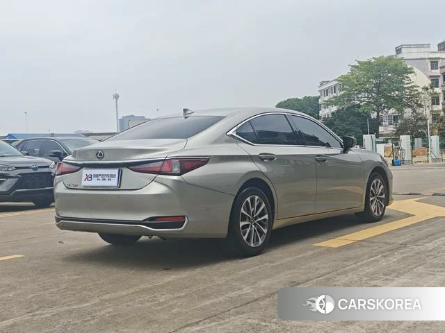 Lexus ES 2021 Серебристо-серый из Китая, фото 6