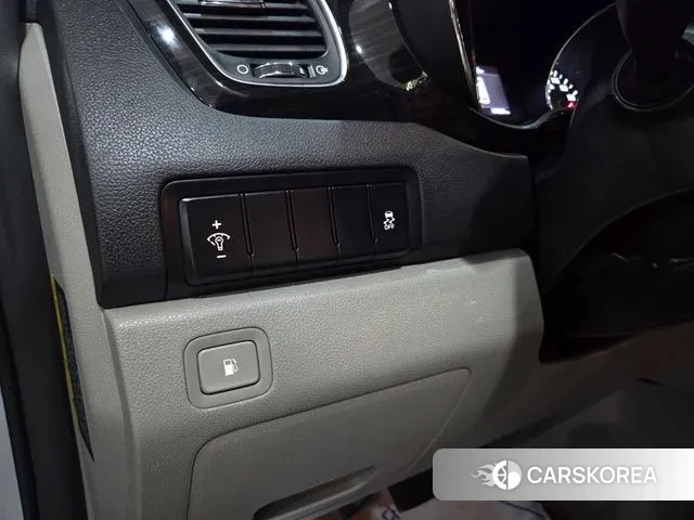 Kia The New Carnival 2018 Серебряный из Кореи, фото 6