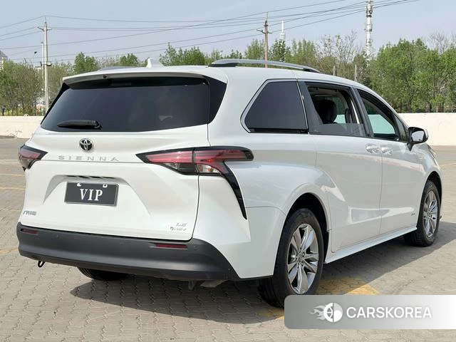 Toyota Saina 2024 Белый из Китая, фото 6