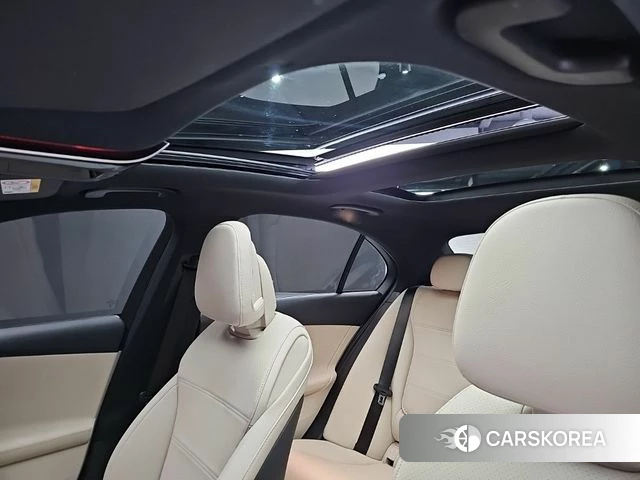 Mercedes-Benz C-Class W206 2023 Белый из Кореи, фото 6