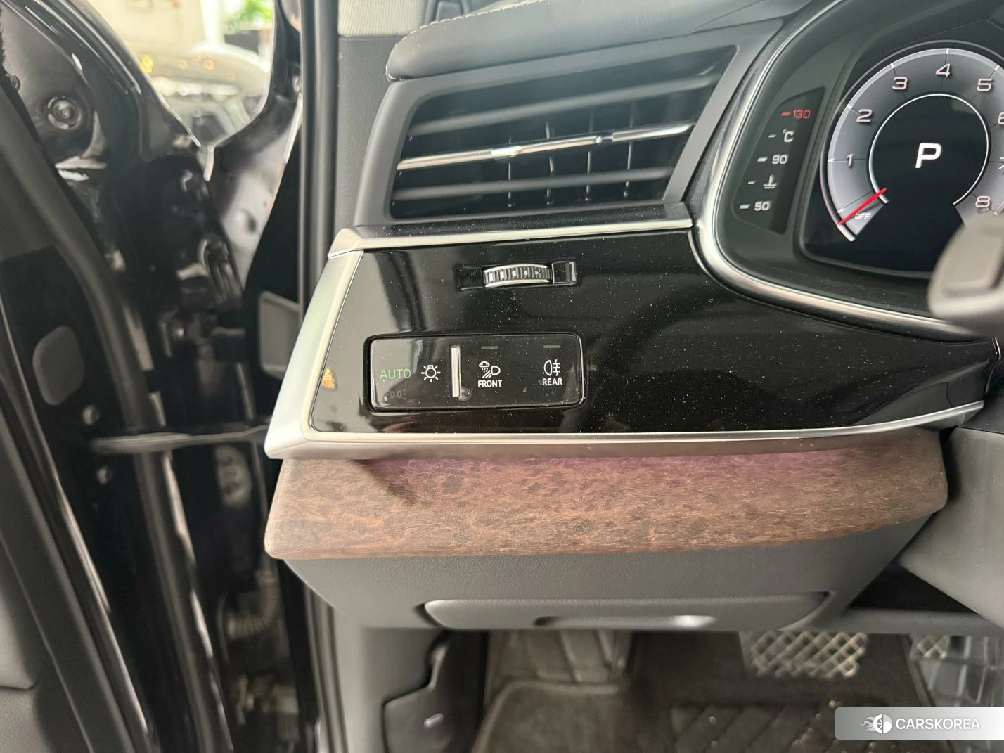 Audi Q7 2024 Черный из Китая, фото 6
