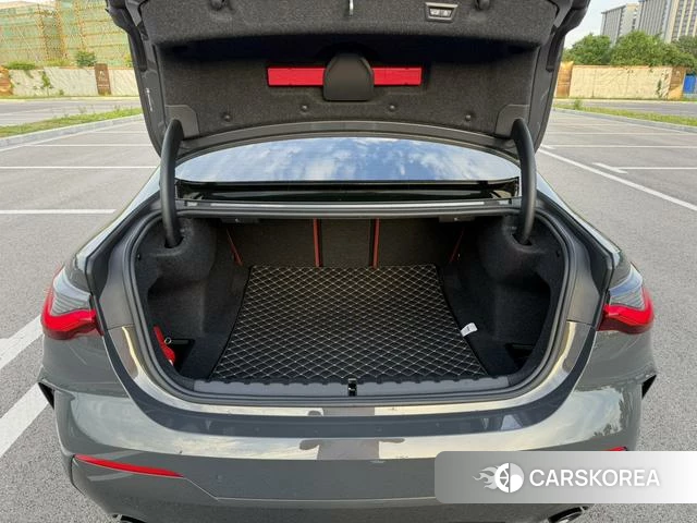 BMW 4 series 2023 Темно-серый из Китая, фото 6