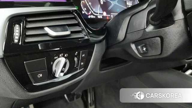 BMW 5 Series (G30) 2023 Серый из Кореи, фото 6