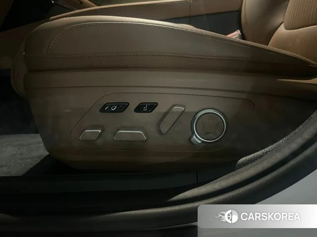 Hyundai Grandeur Hybrid (GN7) 2023 Белый из Кореи, фото 6