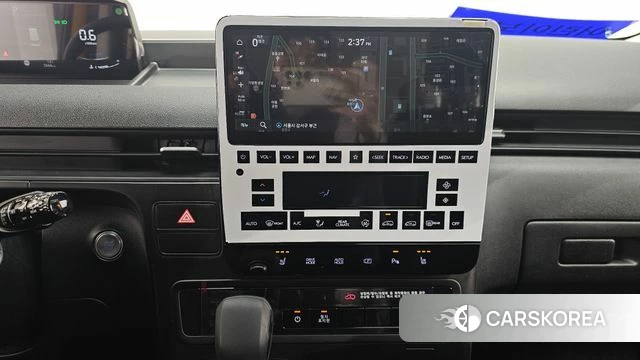 Hyundai Staria 2023 Желтый из Кореи, фото 6