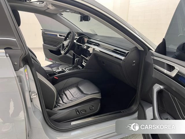Volkswagen Arteon 2022 Серебристо-серый из Кореи, фото 6