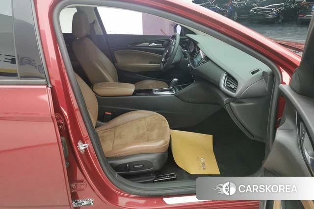 Buick Regal 2019 Красный из Китая, фото 6