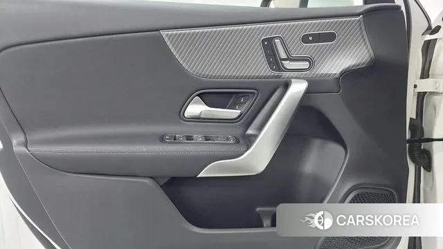 Mercedes-Benz A-Class W177 2024 Белый из Кореи, фото 6