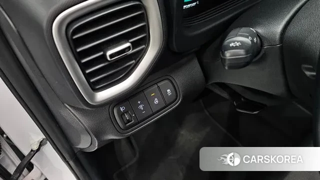 Hyundai Venue 2023 Белый из Кореи, фото 6