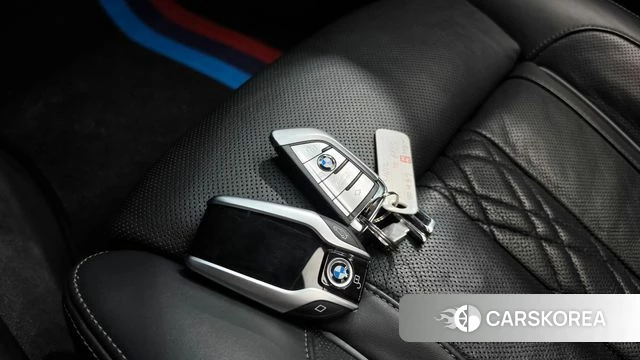 BMW 5 Series (G30) 2019 Небесно-голубой из Кореи, фото 6