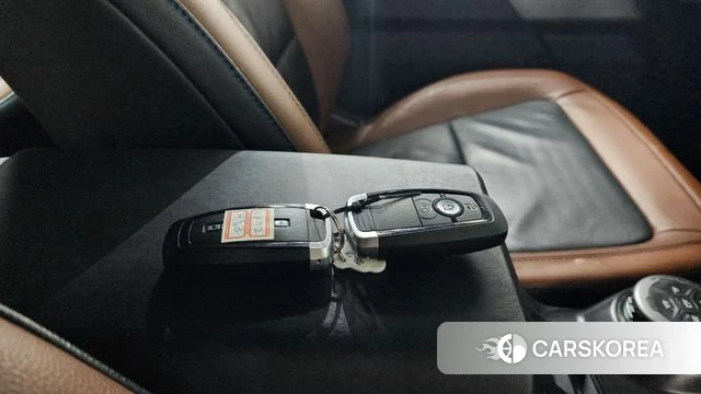 Ford Bronco 6th Generation 2022 Серый из Кореи, фото 6