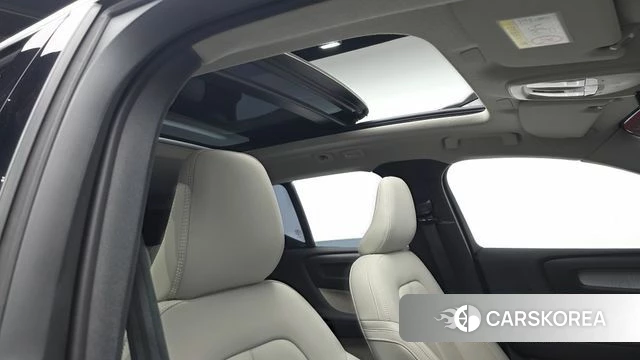 Volvo XC40 2024 Белый из Кореи, фото 6