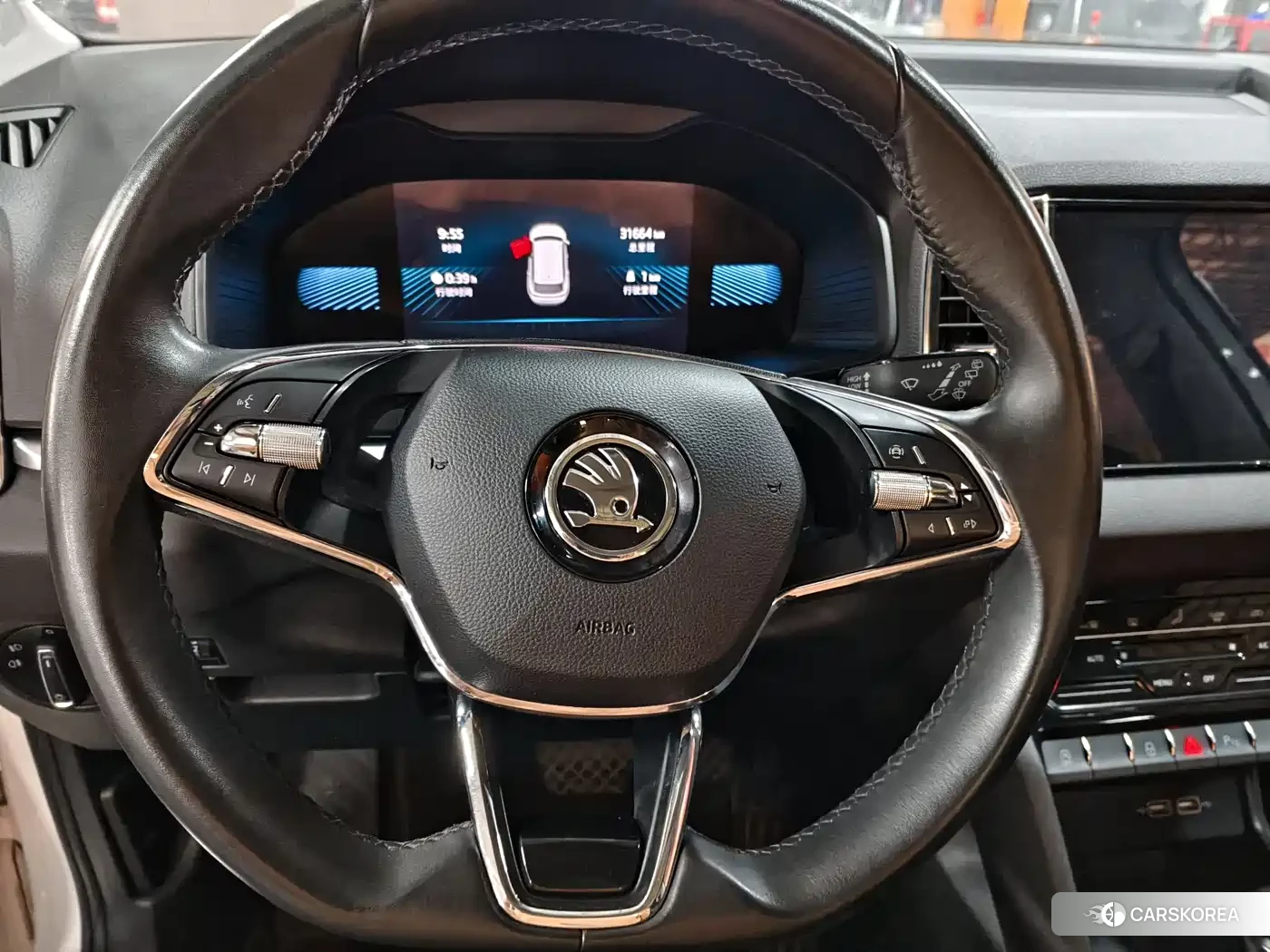 Skoda Karoq 2023 Белый из Китая, фото 6