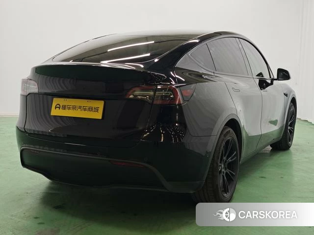 Tesla Model Y 2023 Черный из Китая, фото 6