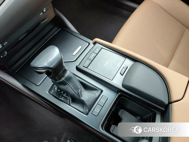 Lexus ES 2021 Серебристо-серый из Китая, фото 6