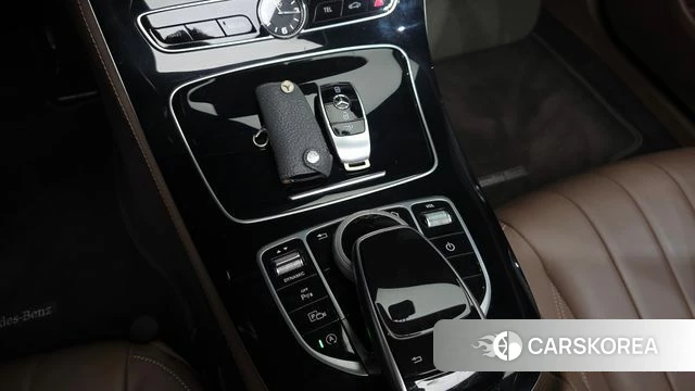 Mercedes-Benz E-Class W213 2019 Белый из Кореи, фото 6