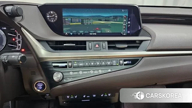 Lexus ES300h 7th generation 2021 Серебряный из Кореи, фото 6