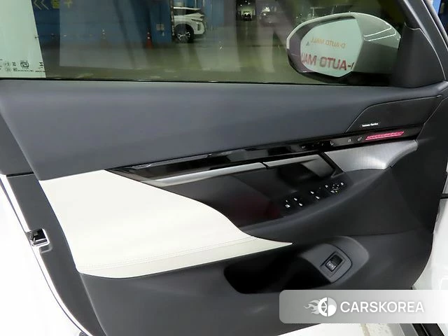 BMW 5 Series (G60) 2024 Белый из Кореи, фото 6
