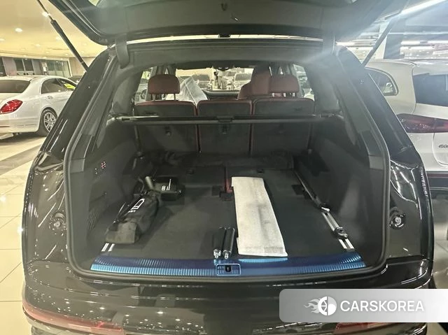 Audi SQ7 (4M) 2026 Черный из Кореи, фото 6