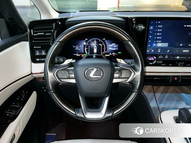 Lexus LM 2025 Серебристо-серый из Китая, фото 6