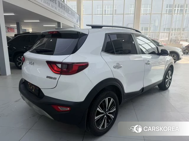 Kia Yi Ran 2023 Белый из Китая, фото 6