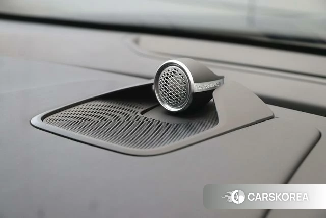 Volvo EM90 2026 Черный из Китая, фото 6