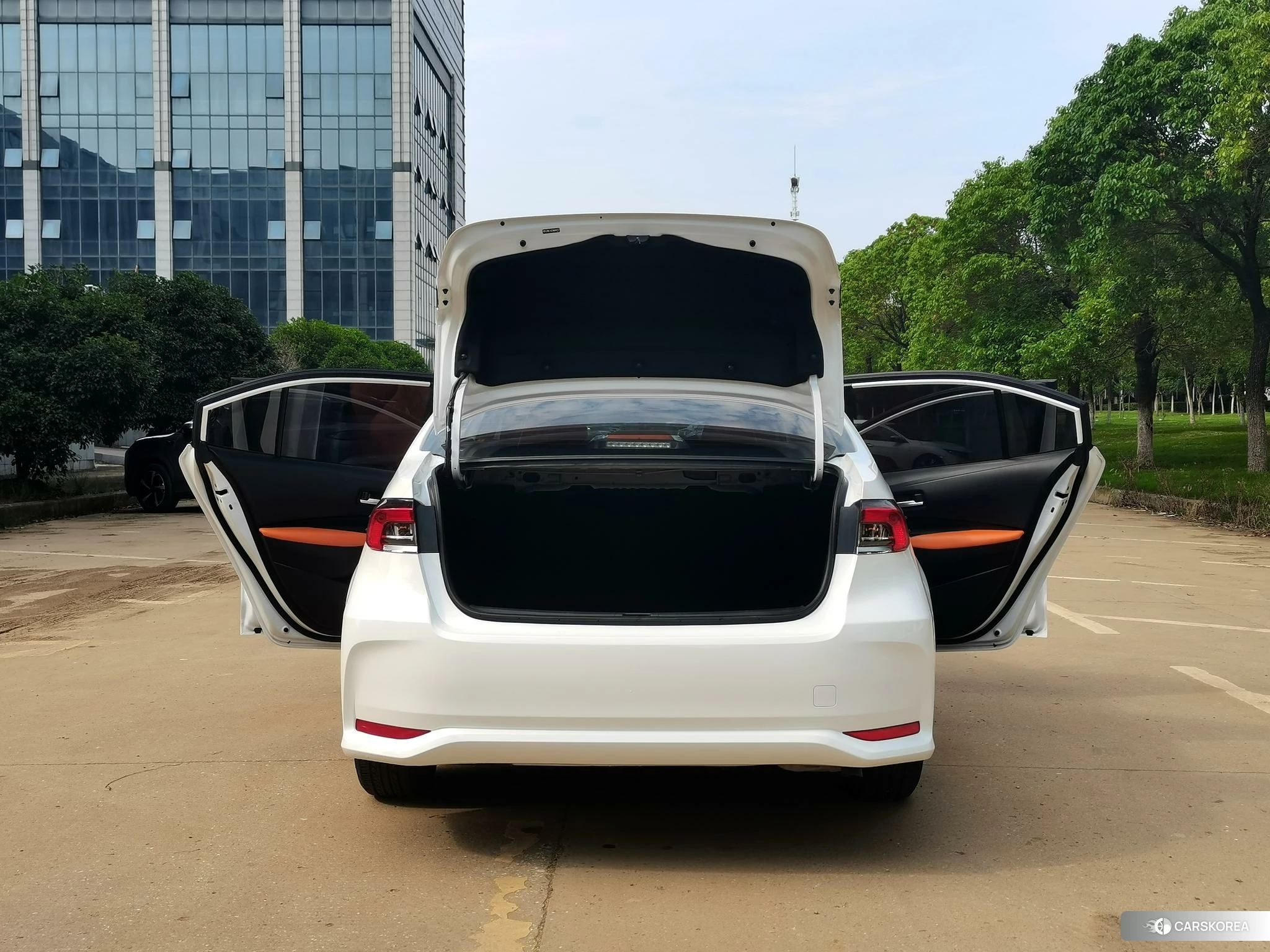 Toyota Corolla 2022 Белый из Китая, фото 6