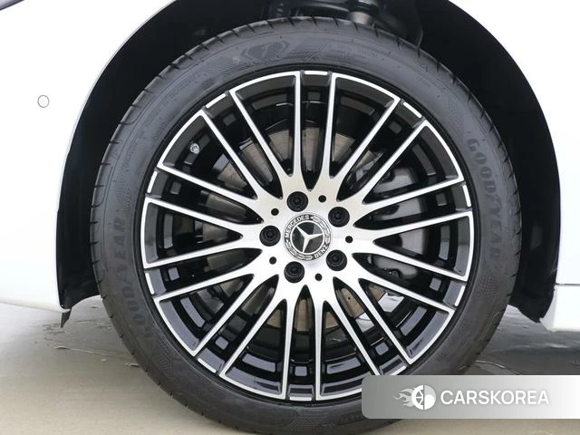 Mercedes-Benz Class C 2025 Белый из Китая, фото 6
