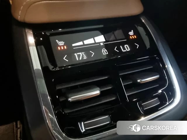 Volvo XC60 second Generation 2018 Белый из Кореи, фото 6