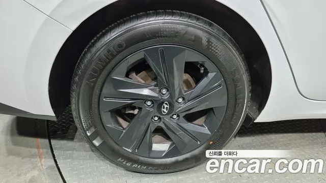 Hyundai Avante Hybrid (CN7) 2022 Белый из Кореи, фото 6