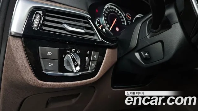 BMW 5 Series (G30) id 2394622 из Кореи 6