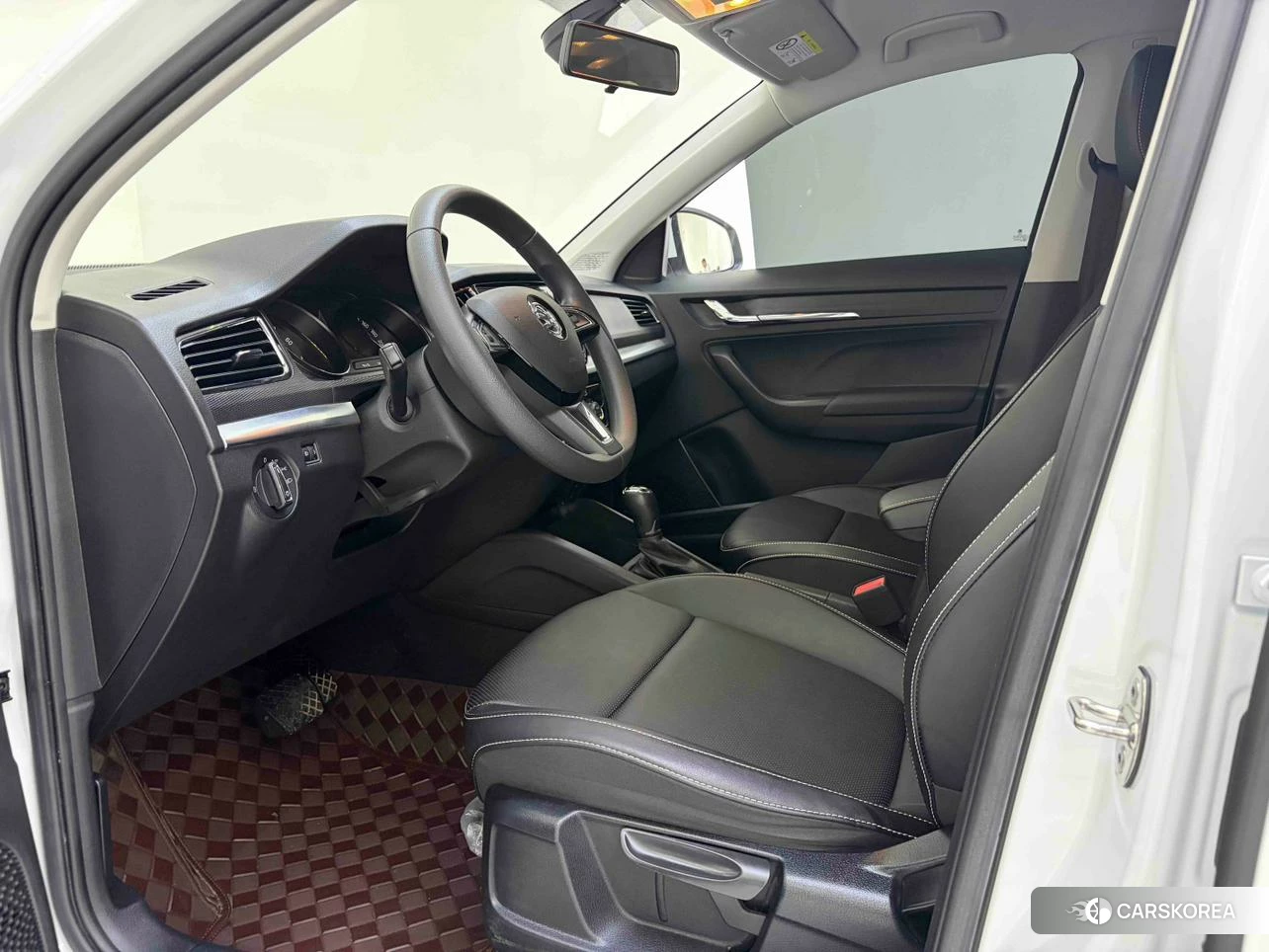 Skoda Komick 2023 Белый из Китая, фото 6