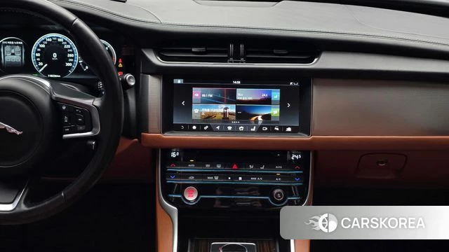 Jaguar XF (X260) 2018 Белый из Кореи, фото 6