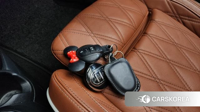 Mini Cooper S Convertible 2021 Жемчужный цвет из Кореи, фото 6