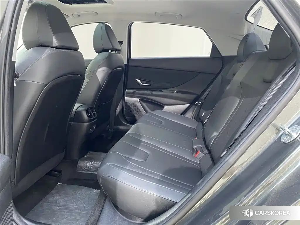 Hyundai Elantra 2023 Silver/gray из Китая, фото 6