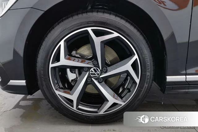 Volkswagen Magotan 2025 Черный из Китая, фото 6