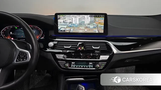 BMW 5 Series (G30) 2023 Белый из Кореи, фото 6