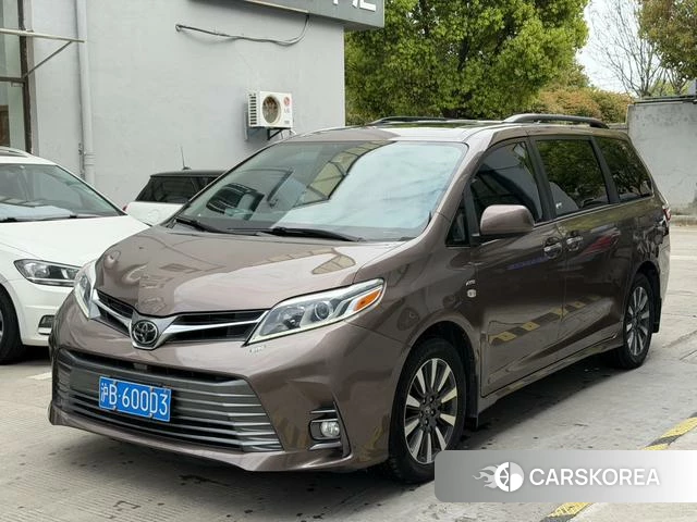 Toyota Sienna 2018 Шампань из Китая, фото 6
