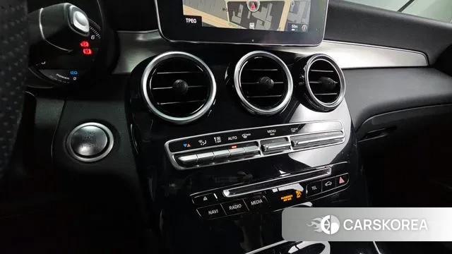 Mercedes-Benz GLC-Class X253 2018 Белый из Кореи, фото 6