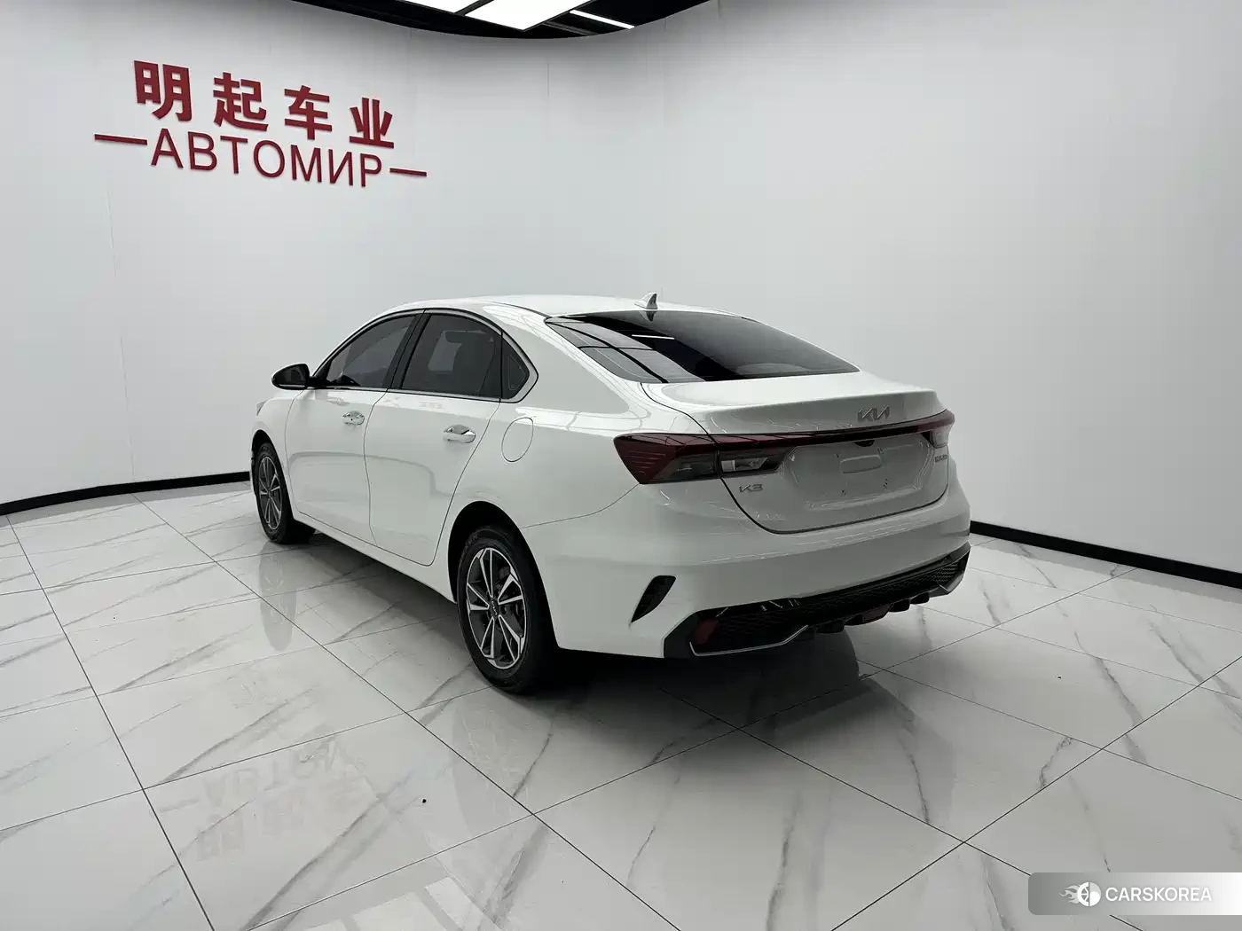 Kia K3 2023 Белый из Китая, фото 6