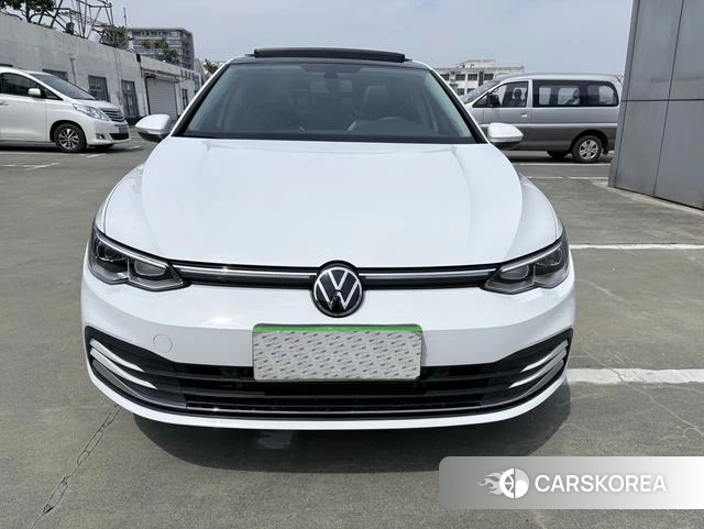 Volkswagen Golf 2024 Белый из Китая, фото 6