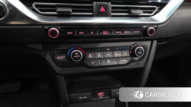Kia Niro Plus 2022 Серебряный из Кореи, фото 6