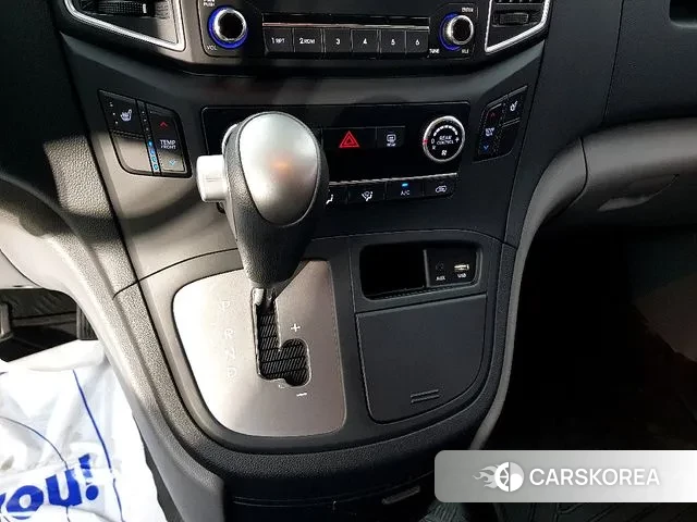 Hyundai The New Grand Starex 2019 Серебристо-серый из Кореи, фото 6