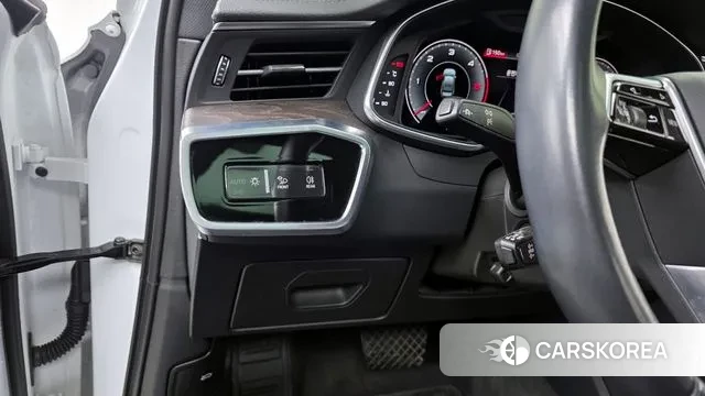 Audi A6 (C8) 2021 Белый из Кореи, фото 6