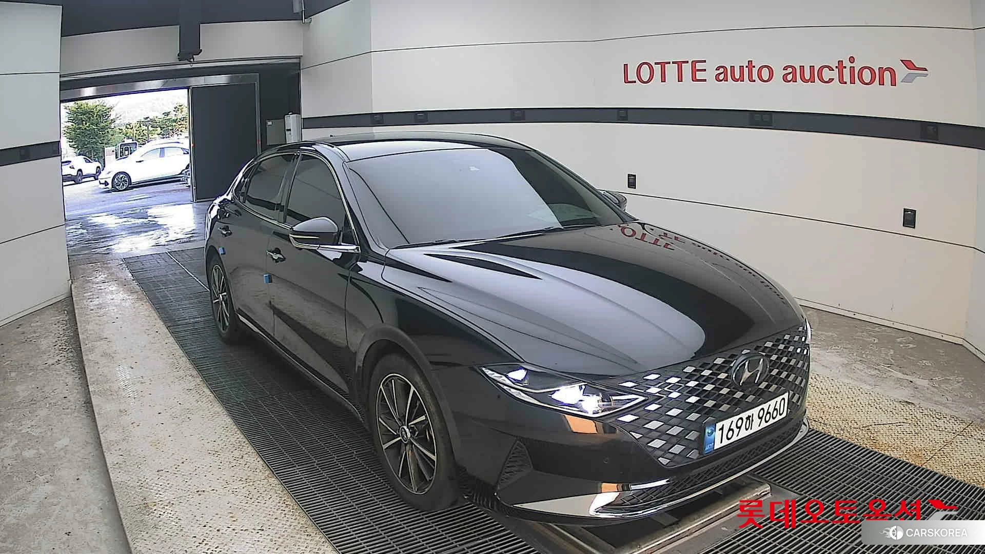 Hyundai Grandeur 2022 Midnight Black Pearl из Кореи, фото 6
