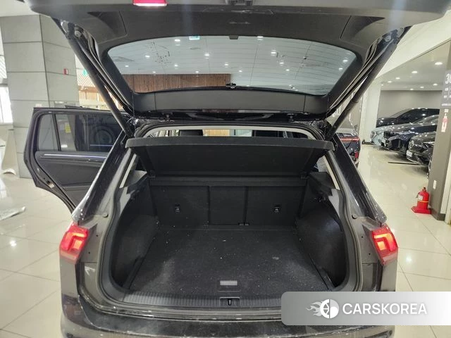 Volkswagen Tiguan second Generation 2022 Черный из Кореи, фото 6