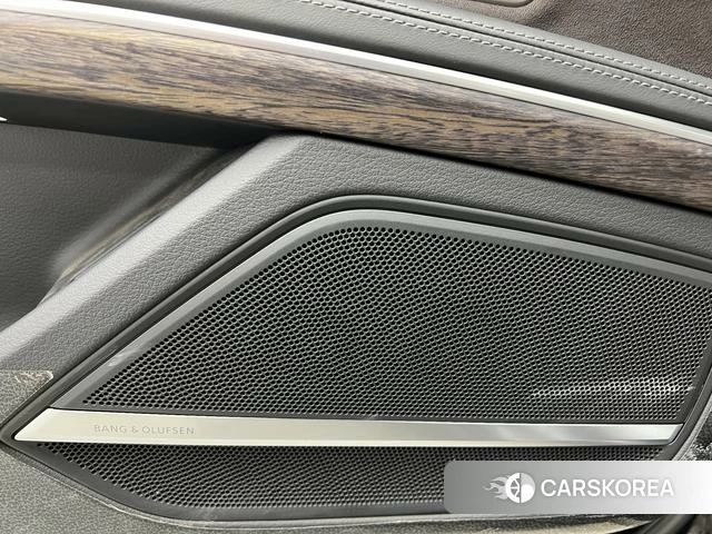 Audi A8 2024 Черный из Китая, фото 6