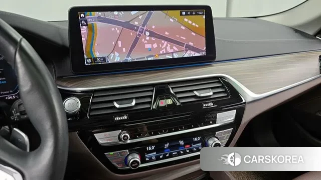 BMW 5 Series (G30) 2020 Белый из Кореи, фото 6