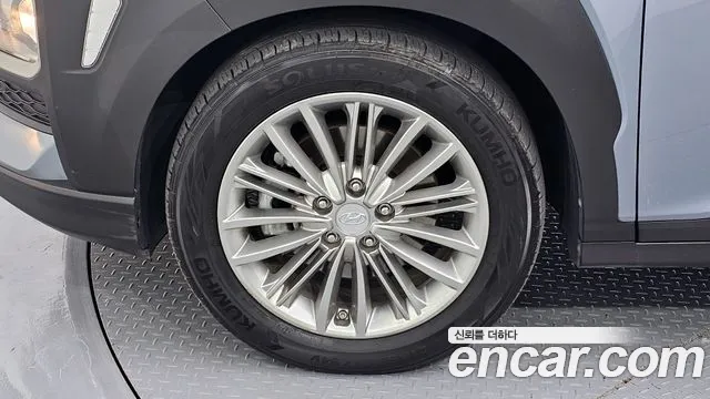 Hyundai Kona 2018 Серебристо-серый из Кореи, фото 6